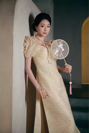 Áo Dài Nữ Tết Cách Tân SOLEIL Thiết Kế Taffeta Phối Lưới Kim Sa Vai Đính Hoa Hồng - Tố Như AD03