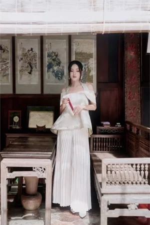 Áo Dài Yếm Nữ Gấm Thiết Kế SOLEIL Cao Cấp Họa Tiết Mùa Xuân Dập Ly Ống Loe - Thanh Nhiên AD05